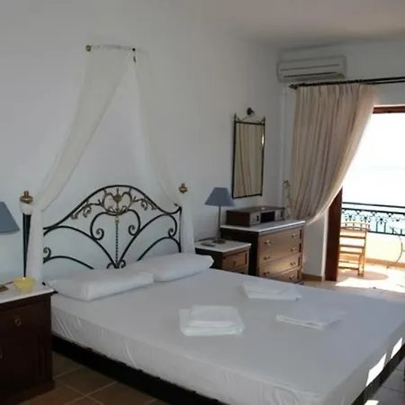 Kekrifalia Hotel Skála